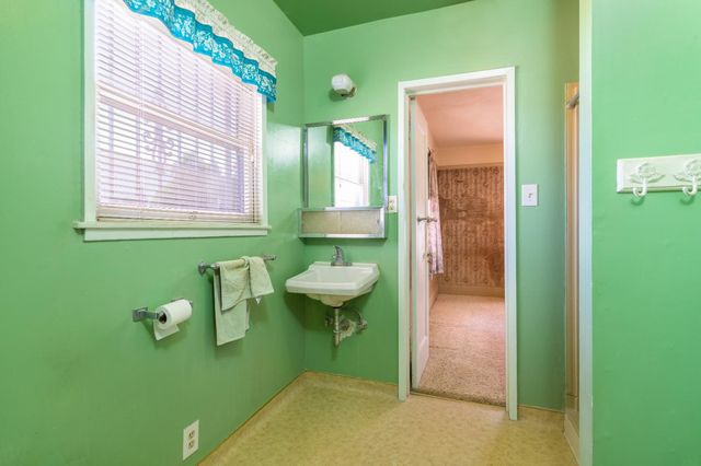 784 E Lincoln Avenue, Fresno, CA 93725