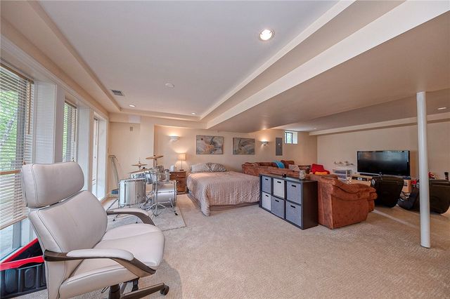 114 Northbrook Dr, Pine Twp, PA 15044