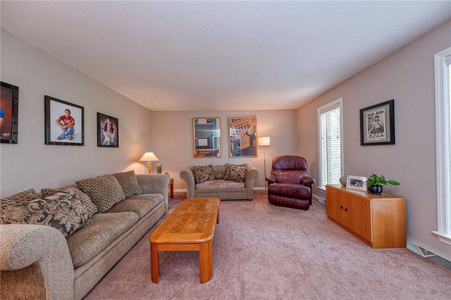 114 Northbrook Dr, Pine Twp, PA 15044