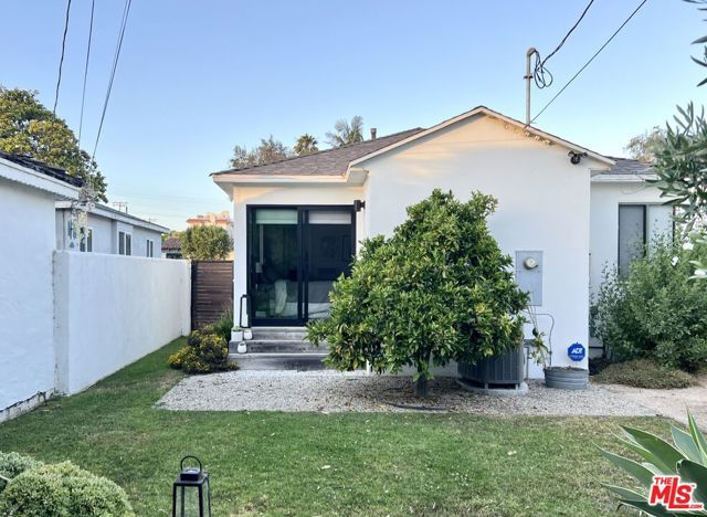 3865 Lyceum Avenue, Los Angeles, CA 90066