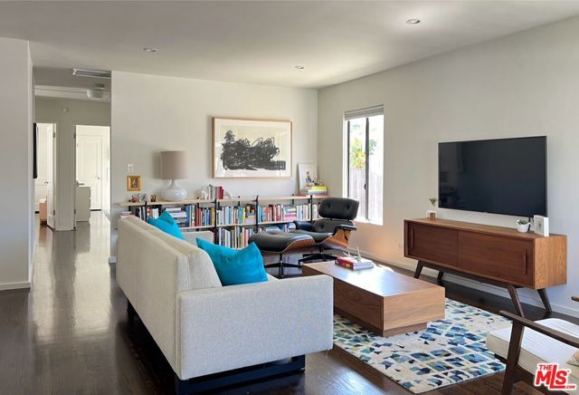3865 Lyceum Avenue, Los Angeles, CA 90066