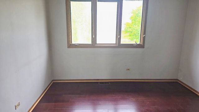 8543 Carriage Lane, Tinley Park, IL 60487