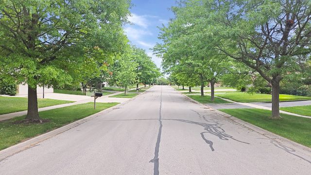 8543 Carriage Lane, Tinley Park, IL 60487