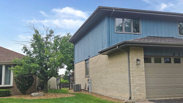 8543 Carriage Lane, Tinley Park, IL 60487