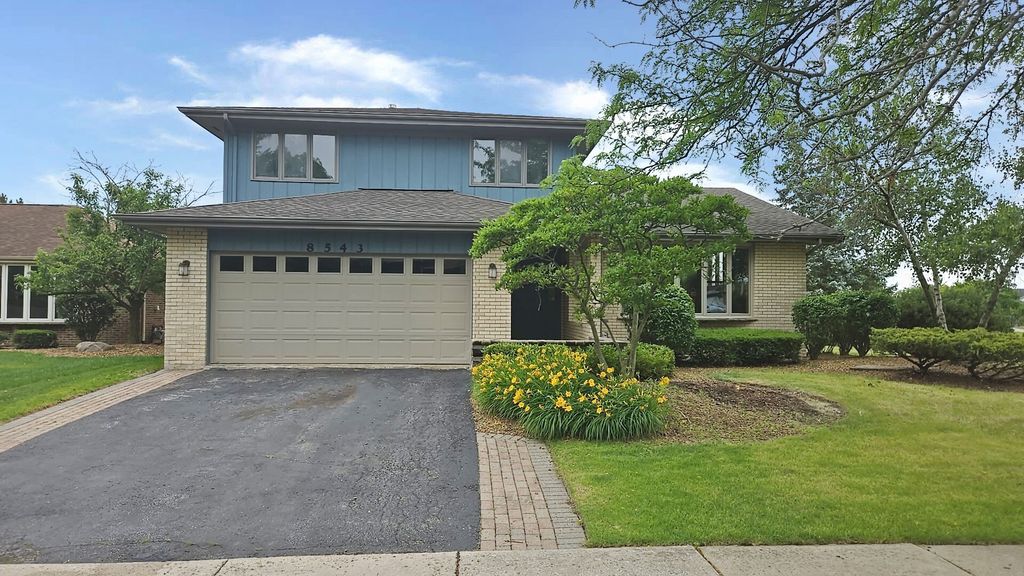 8543 Carriage Lane, Tinley Park, IL 60487