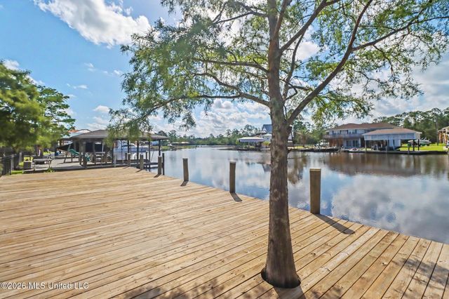 6215 Shawnee Street, Kiln, MS 39556