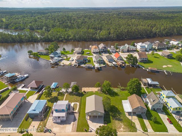 6215 Shawnee Street, Kiln, MS 39556