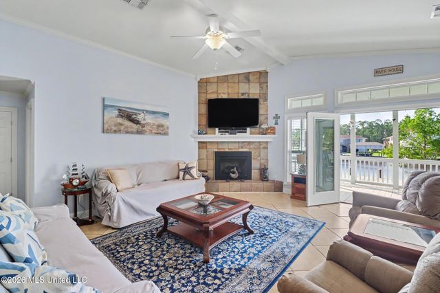 6215 Shawnee Street, Kiln, MS 39556