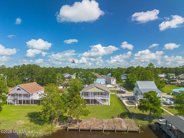 6215 Shawnee Street, Kiln, MS 39556