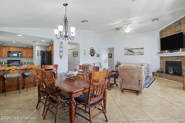 6215 Shawnee Street, Kiln, MS 39556