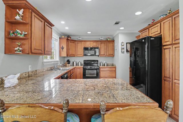 6215 Shawnee Street, Kiln, MS 39556