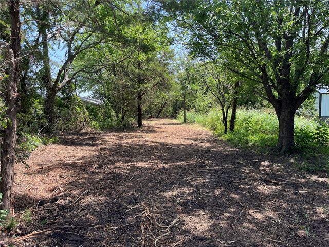 910 Kentucky Town Road, Whitewright, TX 75491
