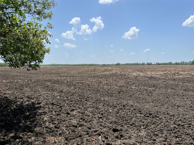 910 Kentucky Town Road, Whitewright, TX 75491