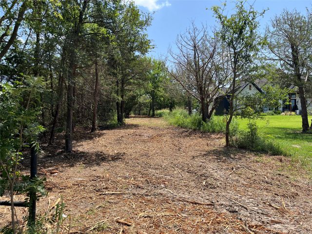 910 Kentucky Town Road, Whitewright, TX 75491