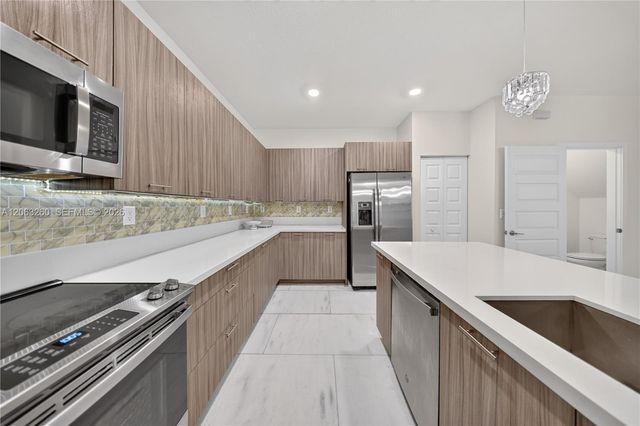 4745 NW 83rd Parkway, Doral, FL 33166