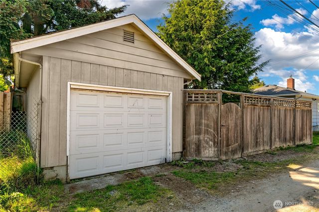 7146 35th Avenue SW, Seattle, WA 98126
