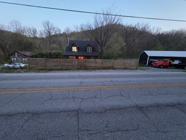 8216 Gassaway Rd, Woodbury, TN 37190