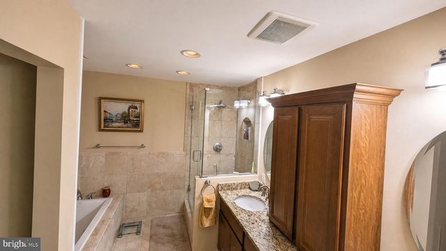 10774 BREWER HOUSE RD, North Bethesda, MD 20852