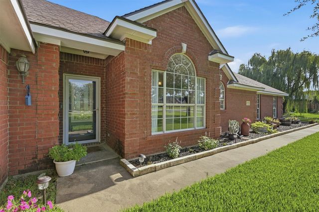 522 Preston Drive, Pottsboro, TX 75076