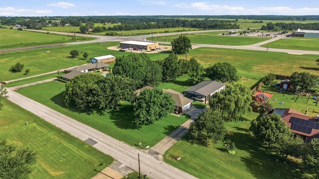 522 Preston Drive, Pottsboro, TX 75076