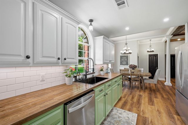 522 Preston Drive, Pottsboro, TX 75076