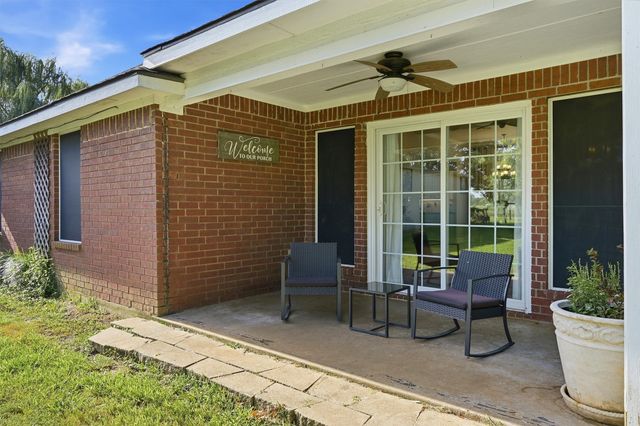 522 Preston Drive, Pottsboro, TX 75076