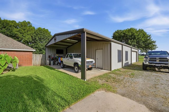 522 Preston Drive, Pottsboro, TX 75076