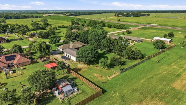 522 Preston Drive, Pottsboro, TX 75076