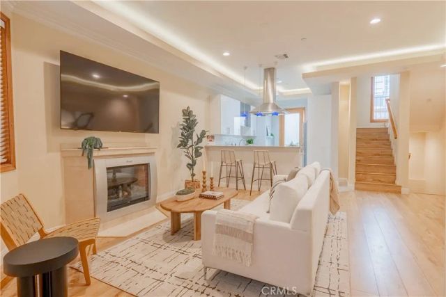 216 N Buena Vista Street 113, Burbank, CA 91505