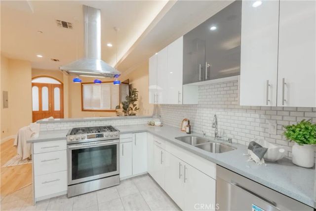 216 N Buena Vista Street 113, Burbank, CA 91505