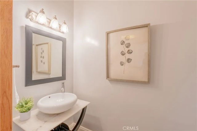 216 N Buena Vista Street 113, Burbank, CA 91505