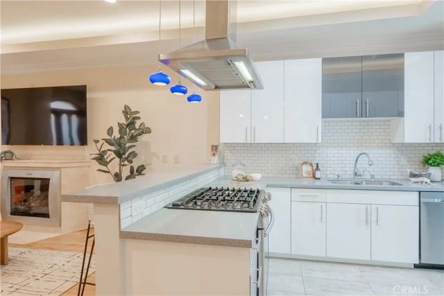 216 N Buena Vista Street 113, Burbank, CA 91505