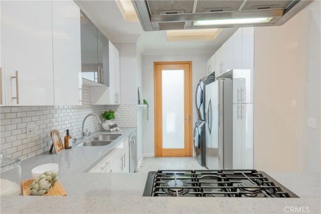 216 N Buena Vista Street 113, Burbank, CA 91505