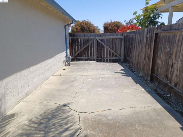 7601 Redbud Ct, Newark, CA 94560