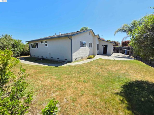 7601 Redbud Ct, Newark, CA 94560