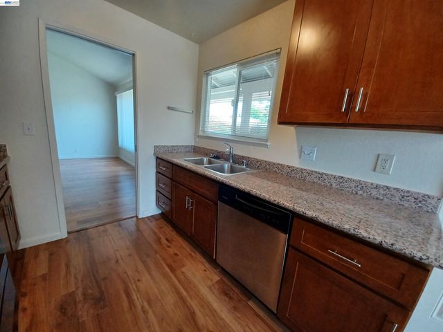 7601 Redbud Ct, Newark, CA 94560