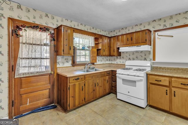 3226 Bobolink Drive, Decatur, GA 30032