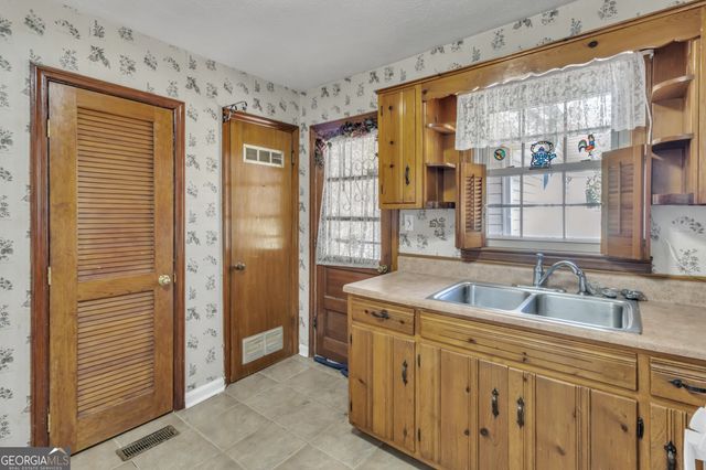 3226 Bobolink Drive, Decatur, GA 30032