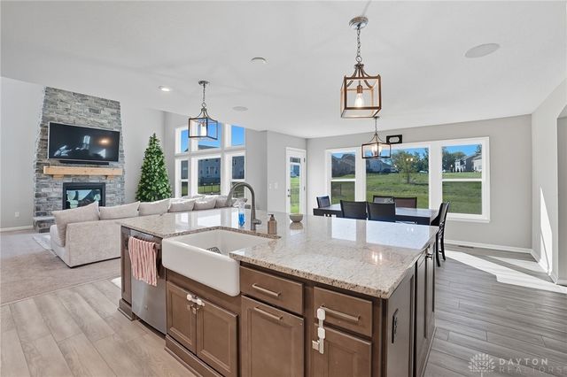 2054 Prestwick Bend, Miamisburg, OH 45342