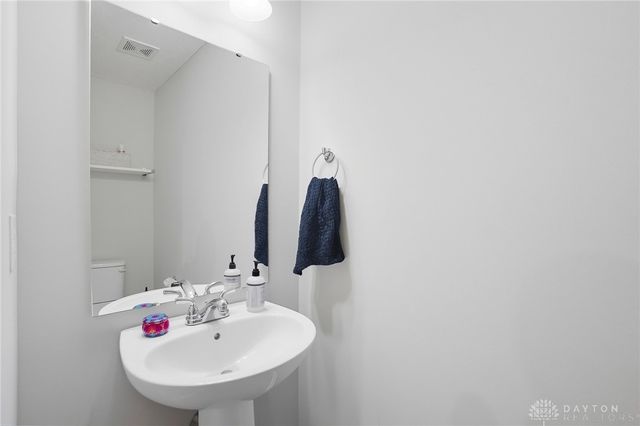 2054 Prestwick Bend, Miamisburg, OH 45342