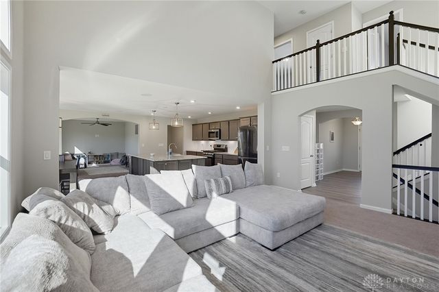 2054 Prestwick Bend, Miamisburg, OH 45342