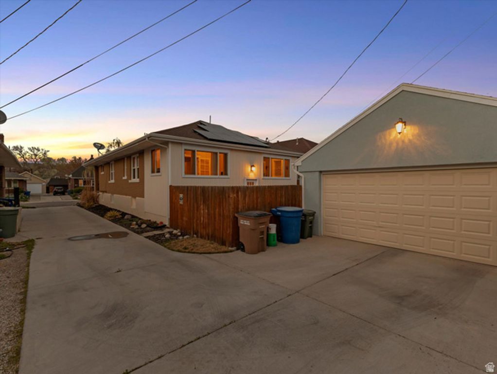 Image 37 of property listing at 718 E EMERSON AVE, Salt Lake City, UT 84105