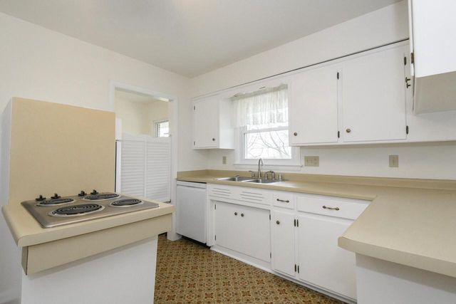W160N8462 Donald COURT, Menomonee Falls, WI 53051