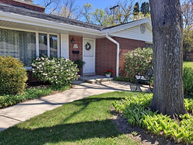W160N8462 Donald COURT, Menomonee Falls, WI 53051