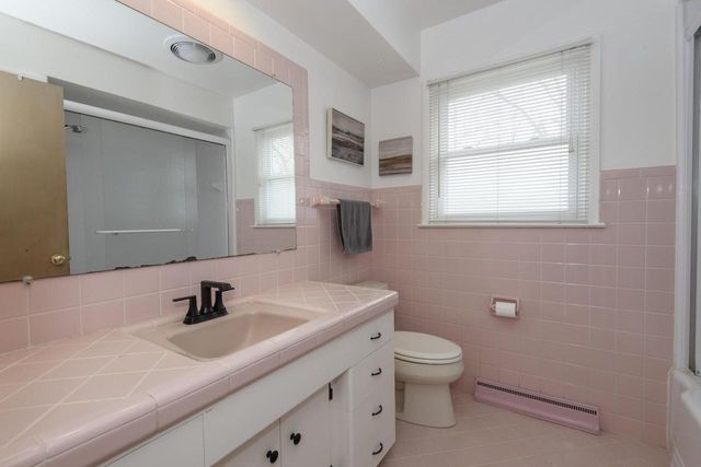 W160N8462 Donald COURT, Menomonee Falls, WI 53051