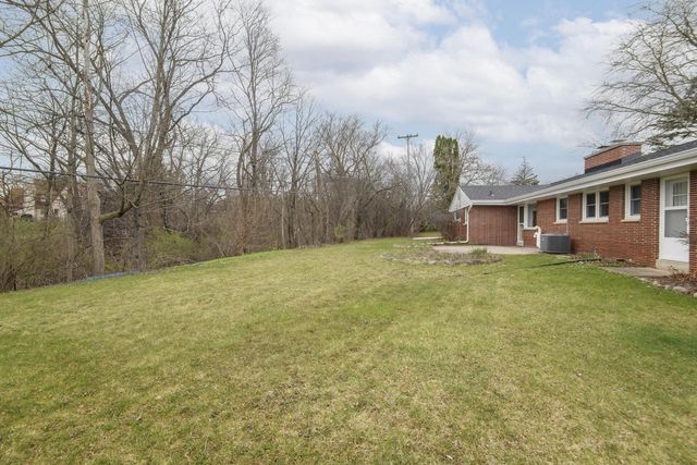 W160N8462 Donald COURT, Menomonee Falls, WI 53051