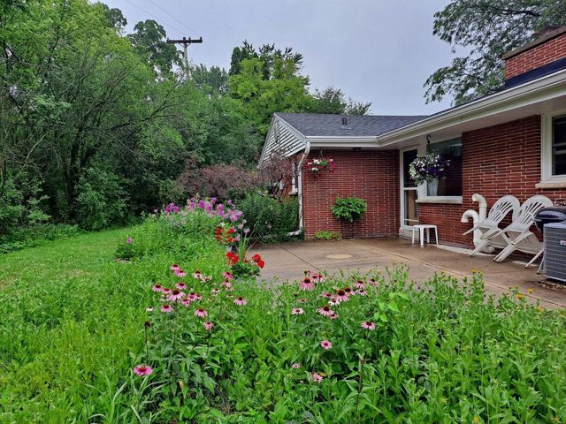 W160N8462 Donald COURT, Menomonee Falls, WI 53051