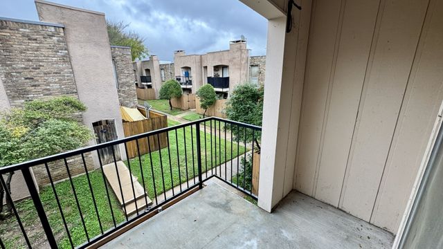 5616 Boca Raton Boulevard 238, Fort Worth, TX 76112