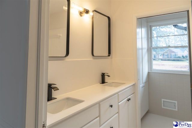 1815 Hampton Dr, Florence, SC 29505