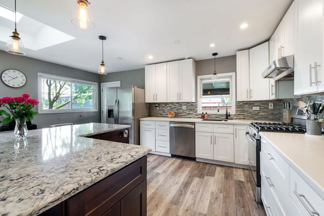 4241 Washington Street, Downers Grove, IL 60515